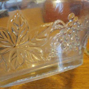 Serving Bowl Vintage Grape Clusters and Vines Scalloped Edge